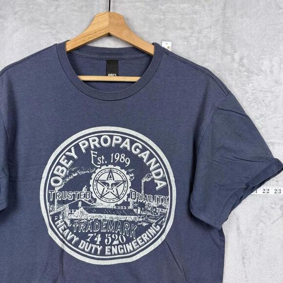 Obey Propaganda Graphic T-Shirt Men’s Size L Navy Blue Made in USA Streetwear - Picture 2 of 8